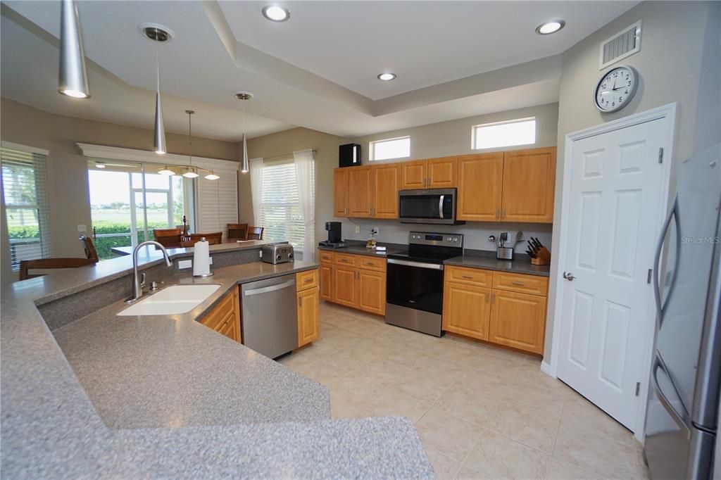 For Sale: $299,900 (3 beds, 2 baths, 1883 Square Feet)