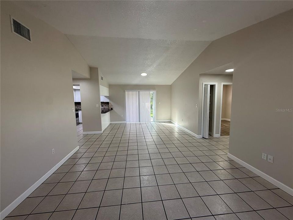En Venta: $269,900 (3 camas, 2 baños, 1281 Pies cuadrados)