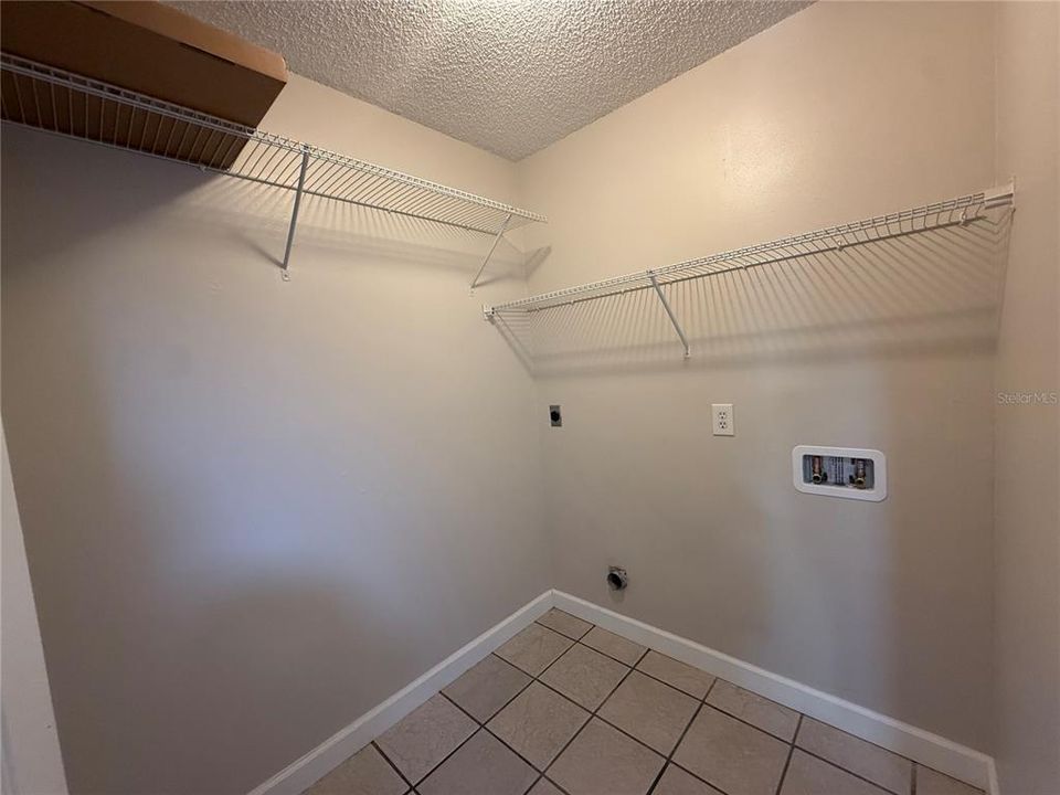 En Venta: $269,900 (3 camas, 2 baños, 1281 Pies cuadrados)