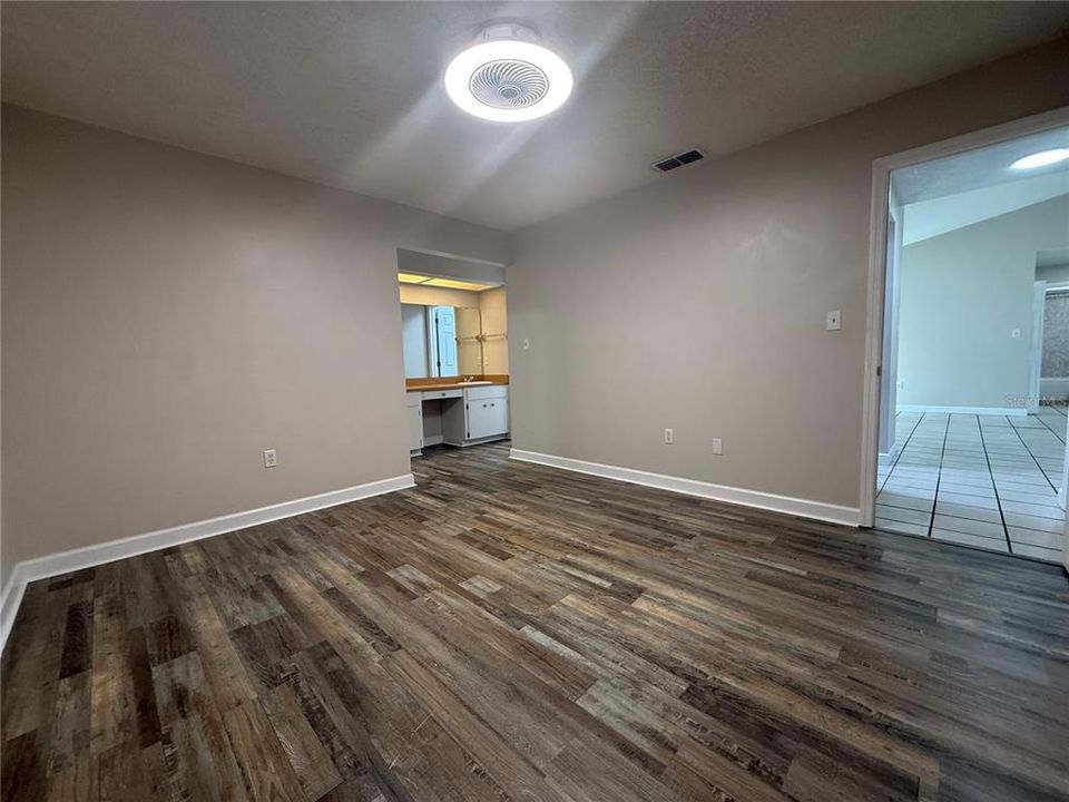 En Venta: $269,900 (3 camas, 2 baños, 1281 Pies cuadrados)