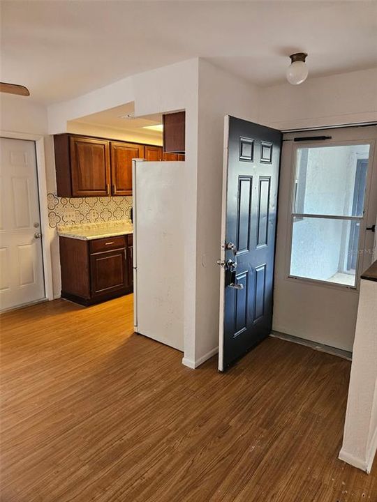 For Sale: $420,000 (6 beds, 0 baths, 2220 Square Feet)