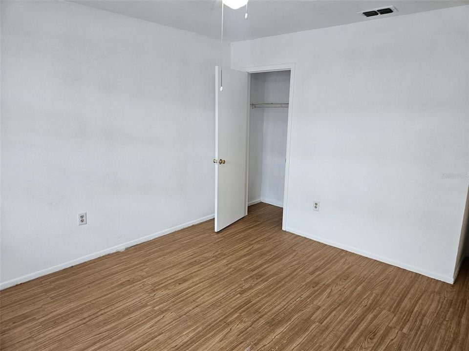 For Sale: $420,000 (6 beds, 0 baths, 2220 Square Feet)