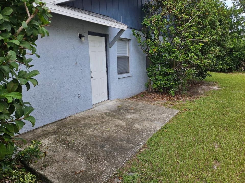 For Sale: $420,000 (6 beds, 0 baths, 2220 Square Feet)