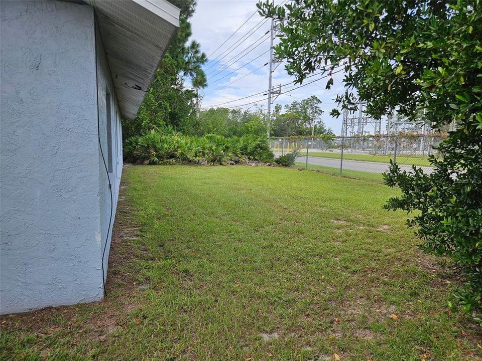 For Sale: $420,000 (6 beds, 0 baths, 2220 Square Feet)