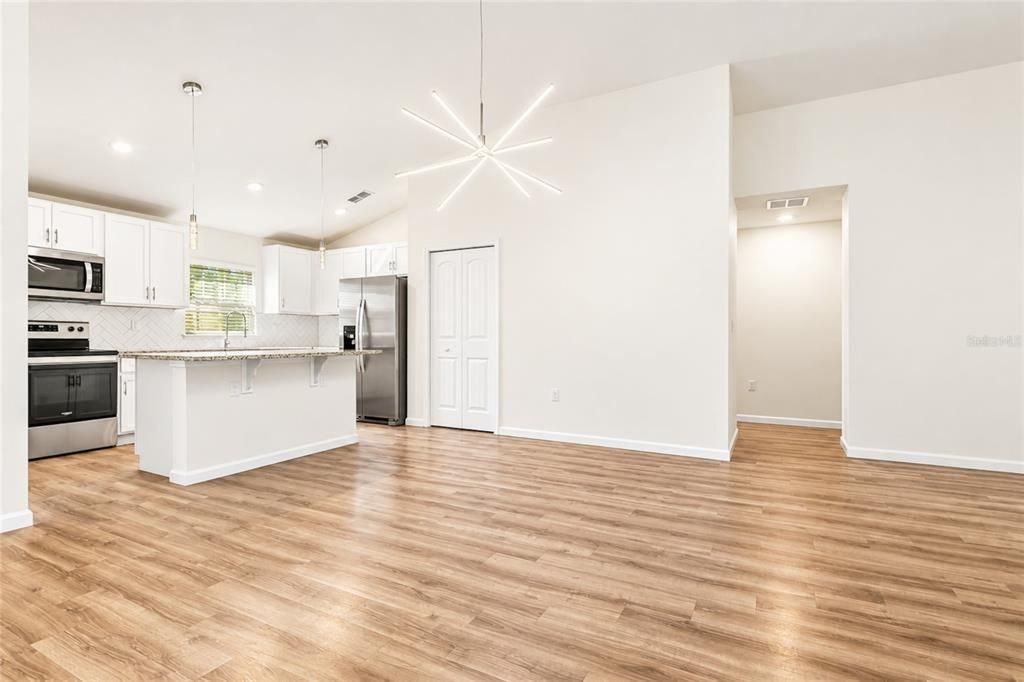 En Venta: $315,000 (3 camas, 2 baños, 1500 Pies cuadrados)