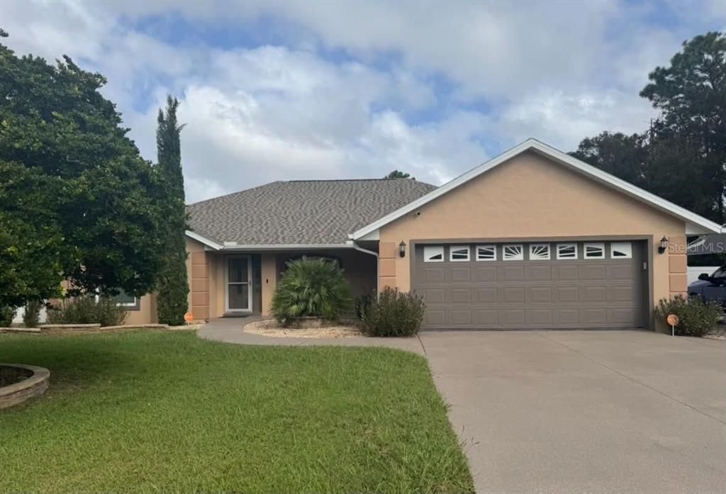 En Venta: $395,000 (4 camas, 2 baños, 2400 Pies cuadrados)