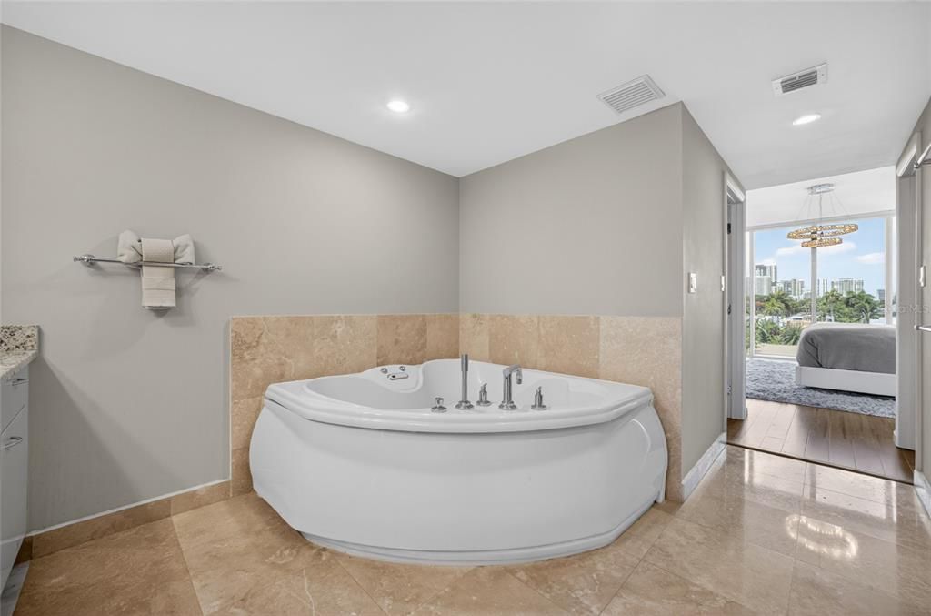 В аренду: $13,450 (3 спален, 3 ванн, 2100 Квадратных фут)