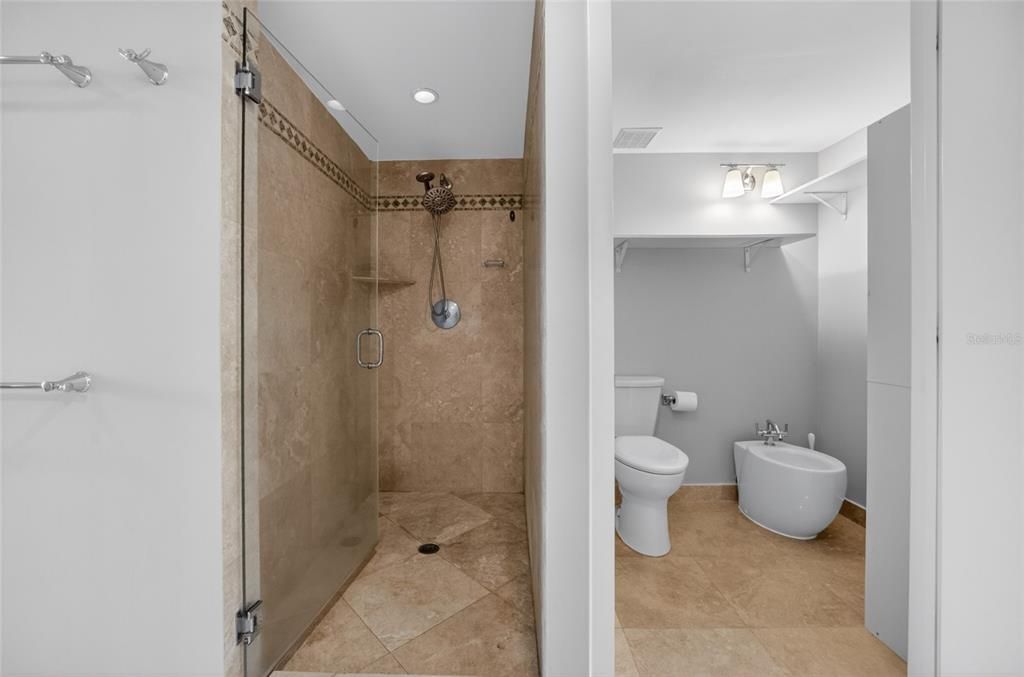 В аренду: $13,450 (3 спален, 3 ванн, 2100 Квадратных фут)