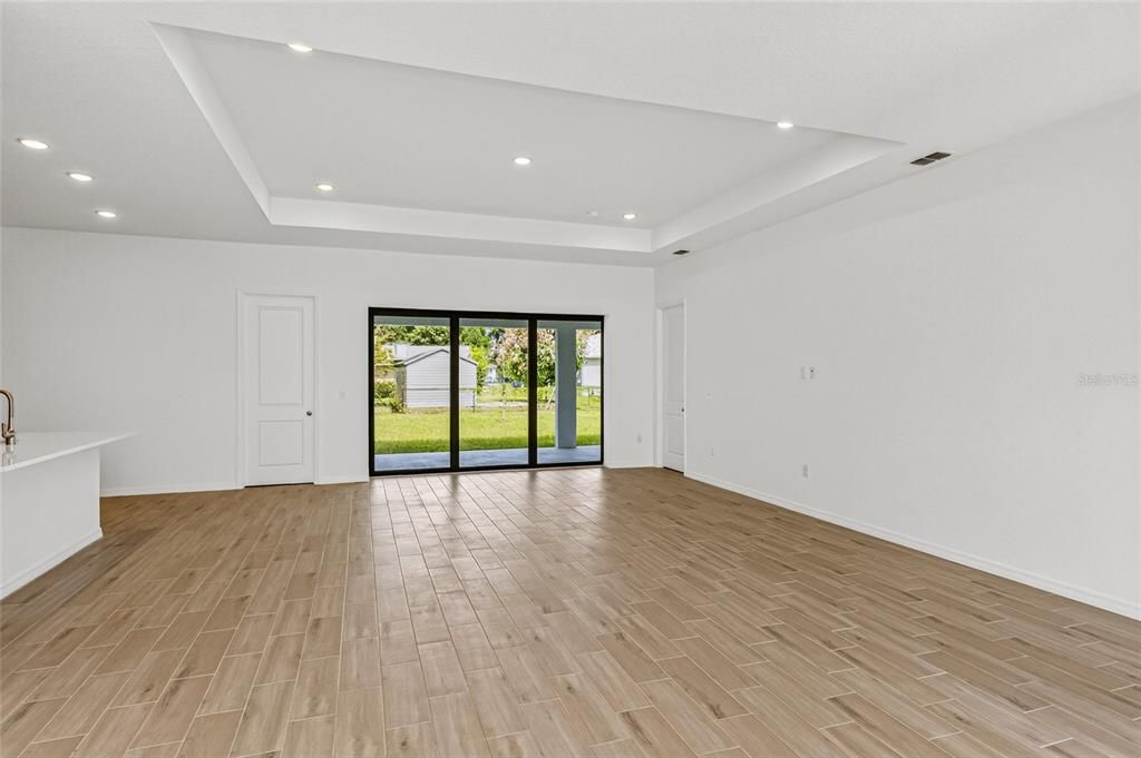 На продажу: $499,990 (4 спален, 3 ванн, 2352 Квадратных фут)