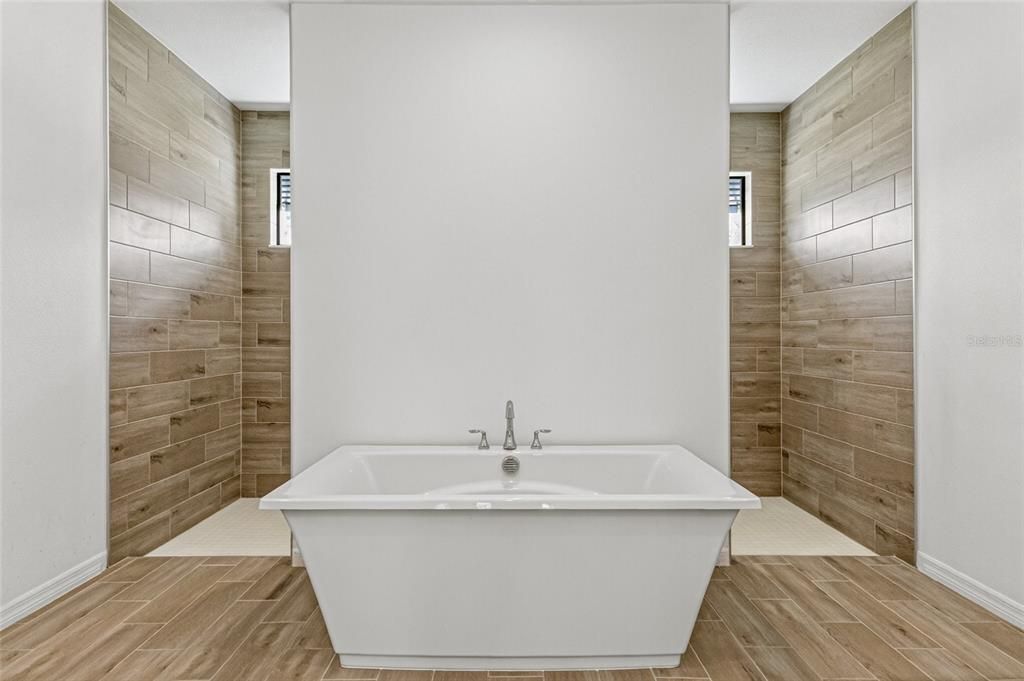 На продажу: $499,990 (4 спален, 3 ванн, 2352 Квадратных фут)