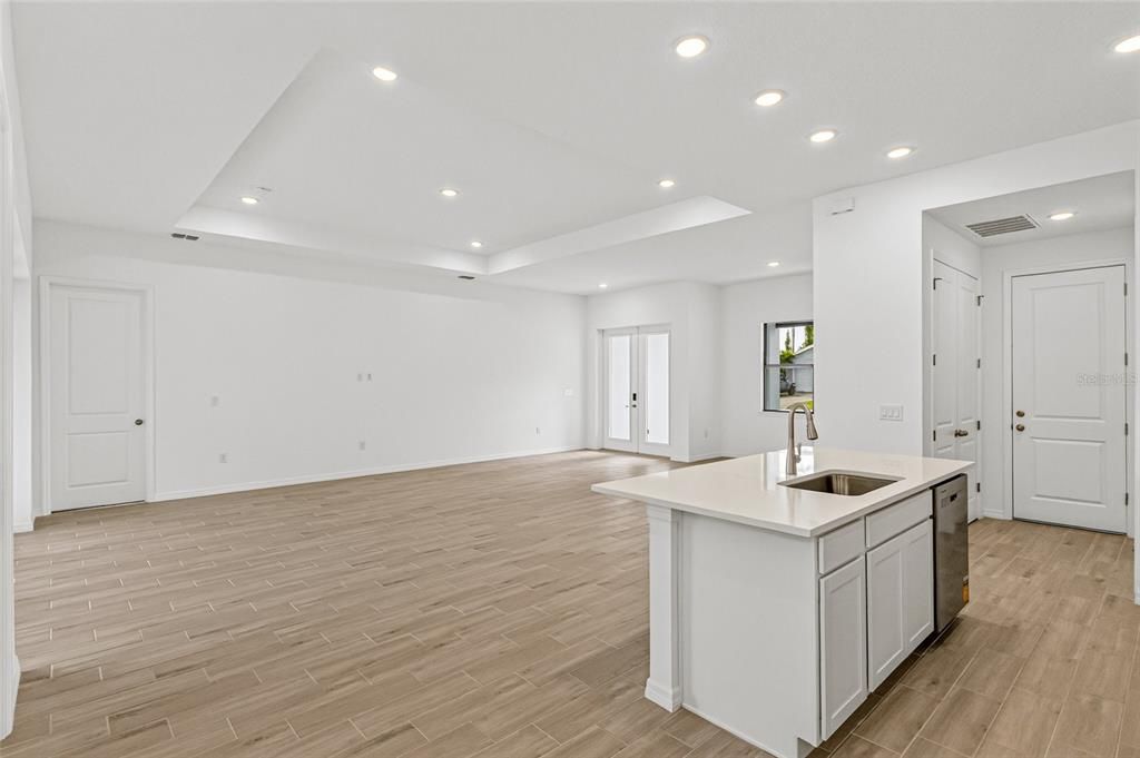 На продажу: $499,990 (4 спален, 3 ванн, 2352 Квадратных фут)