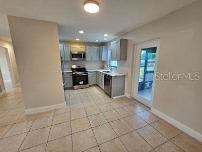 En Venta: $349,900 (4 camas, 1 baños, 1269 Pies cuadrados)