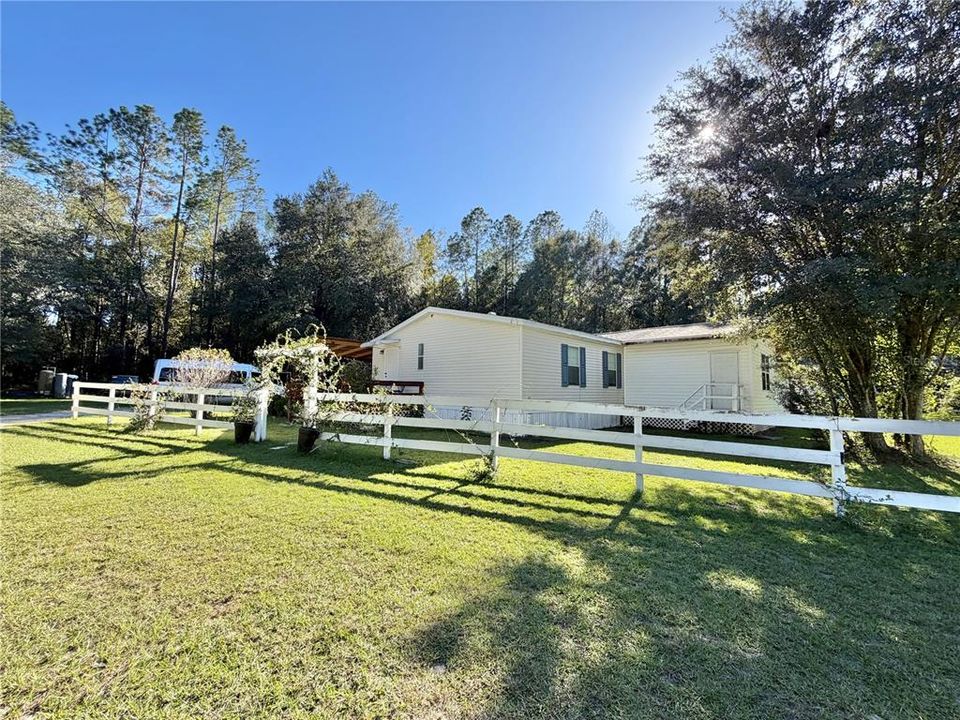 En Venta: $650,000 (5.00 acres)