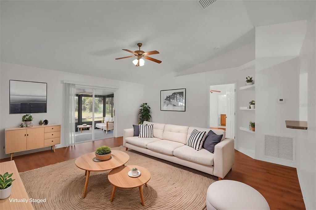 En Venta: $284,900 (3 camas, 2 baños, 1250 Pies cuadrados)