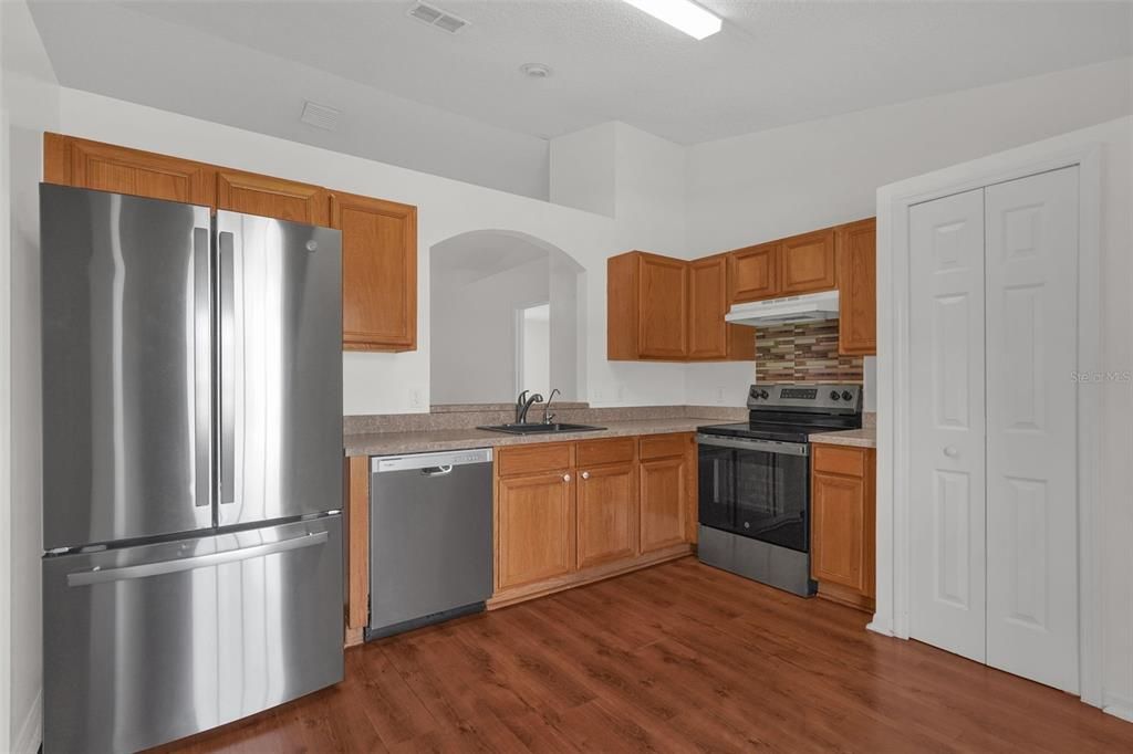 En Venta: $284,900 (3 camas, 2 baños, 1250 Pies cuadrados)