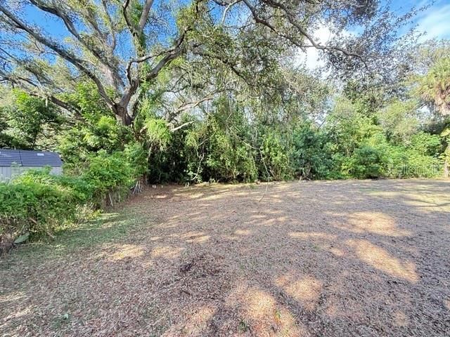 待售: $79,900 (0.14 acres)
