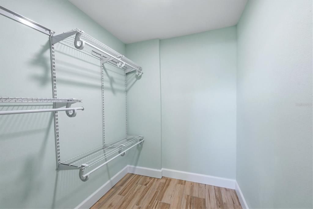 For Sale: $349,000 (2 beds, 2 baths, 1301 Square Feet)