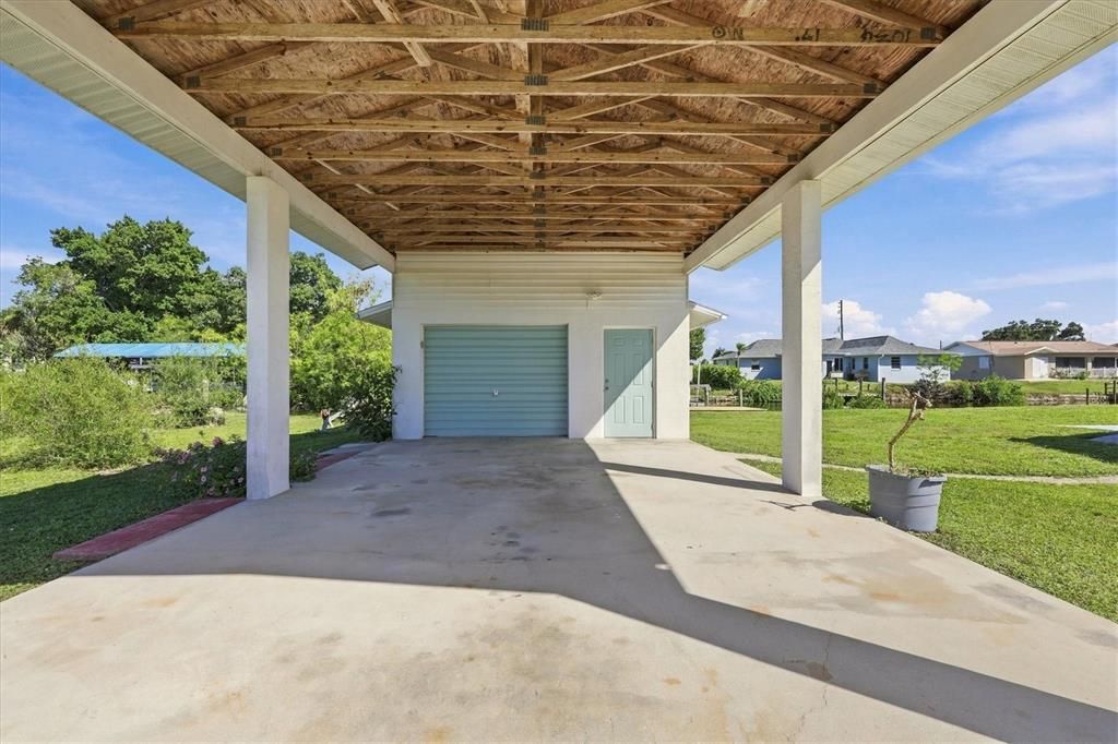 For Sale: $349,000 (2 beds, 2 baths, 1301 Square Feet)