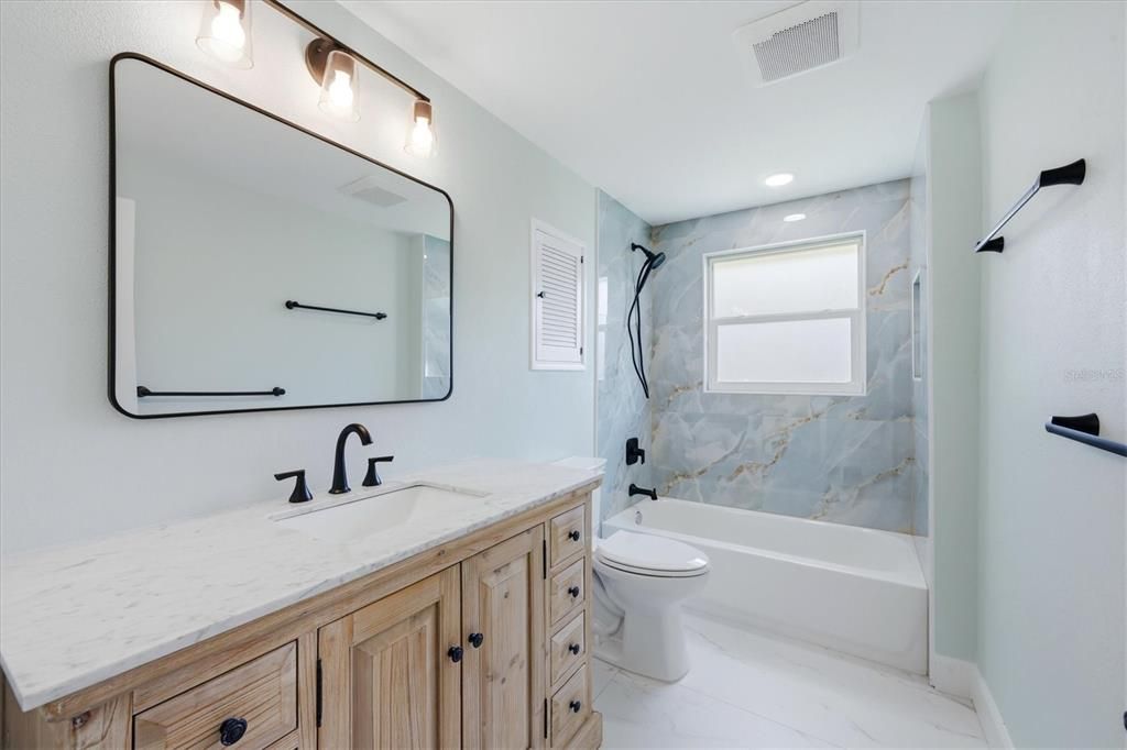 For Sale: $349,000 (2 beds, 2 baths, 1301 Square Feet)