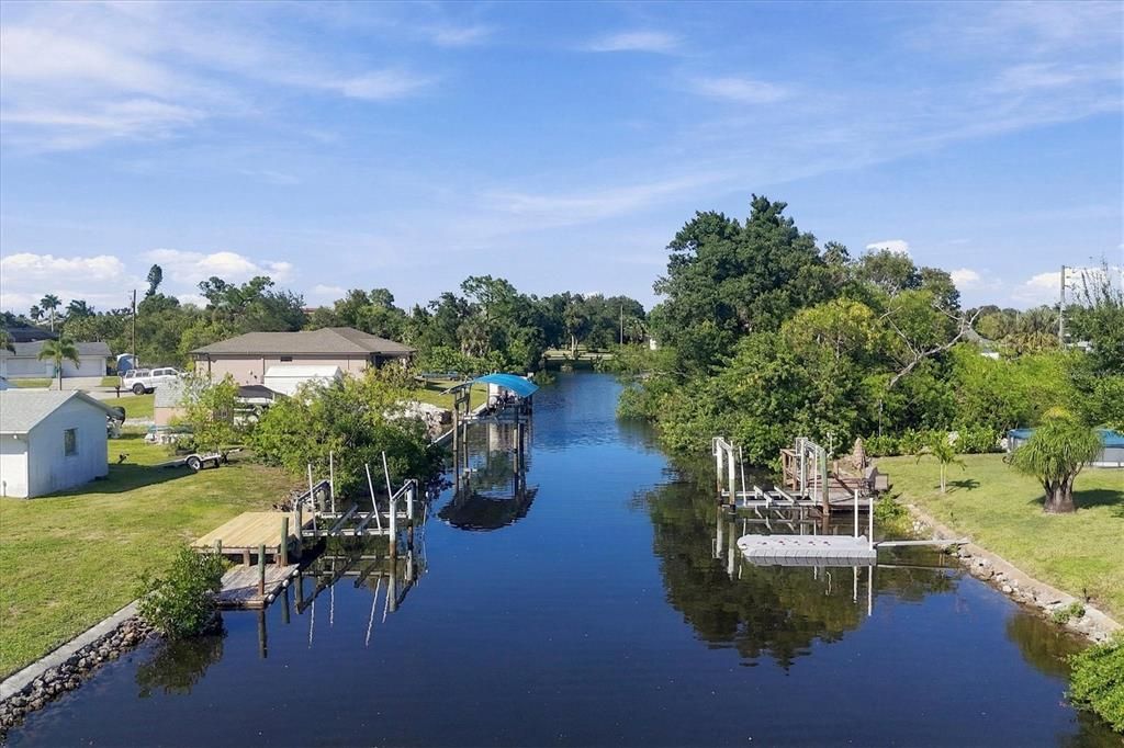 For Sale: $349,000 (2 beds, 2 baths, 1301 Square Feet)