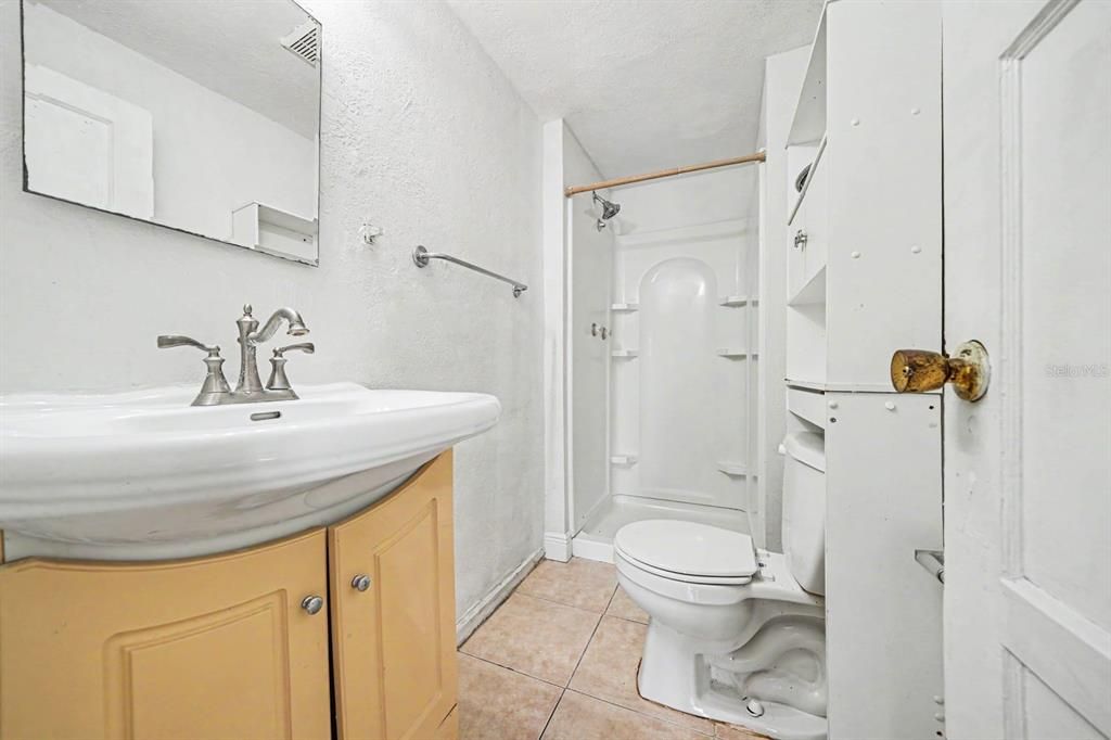 На продажу: $389,000 (5 спален, 3 ванн, 1856 Квадратных фут)