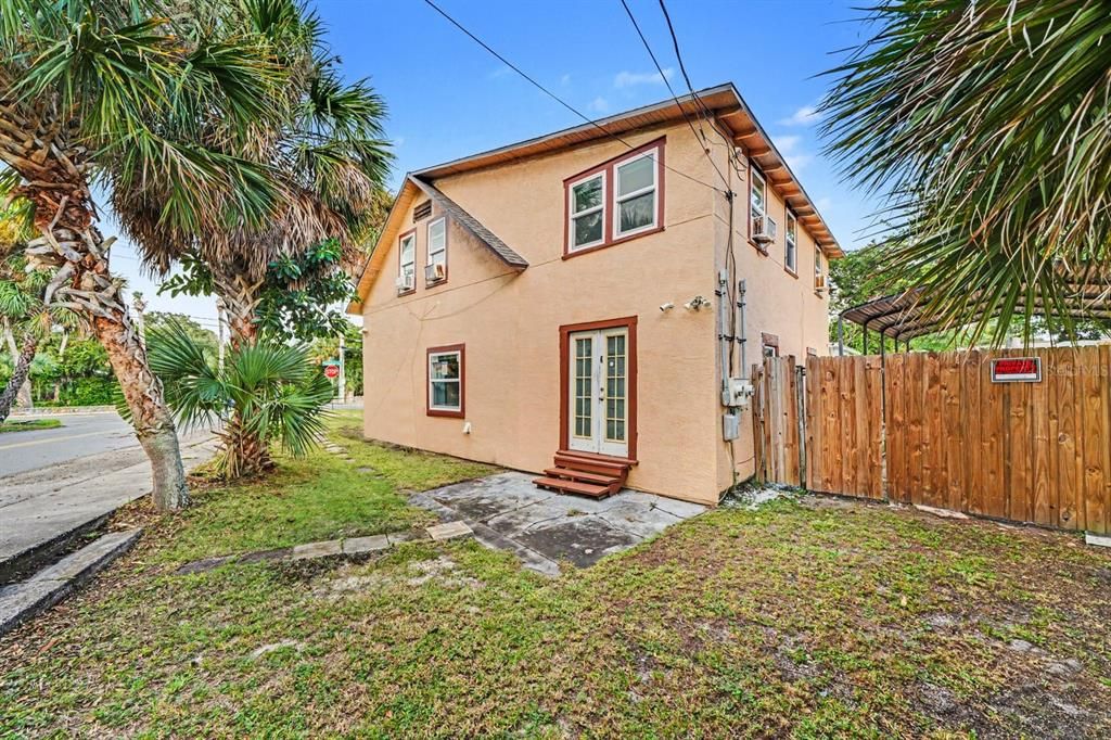 На продажу: $389,000 (5 спален, 3 ванн, 1856 Квадратных фут)