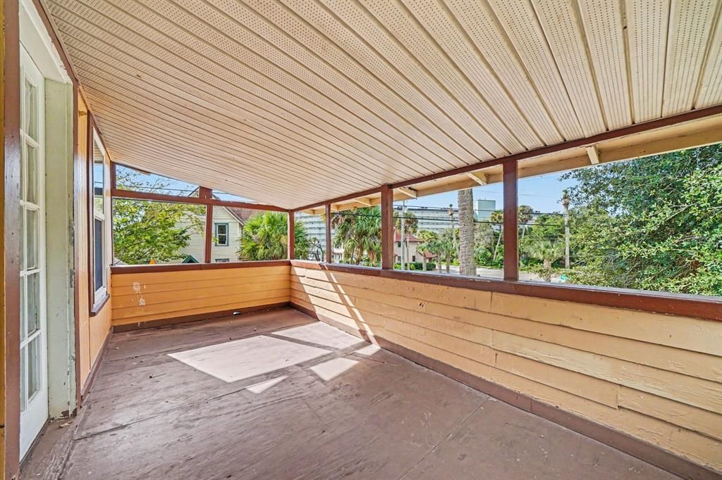 На продажу: $389,000 (5 спален, 3 ванн, 1856 Квадратных фут)