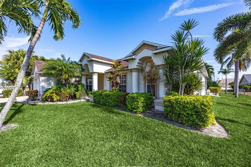 For Sale: $419,900 (4 beds, 2 baths, 2237 Square Feet)