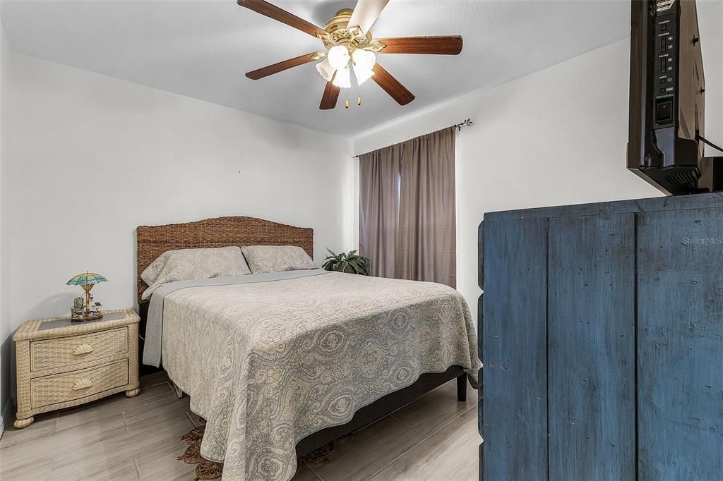 For Sale: $419,900 (4 beds, 2 baths, 2237 Square Feet)