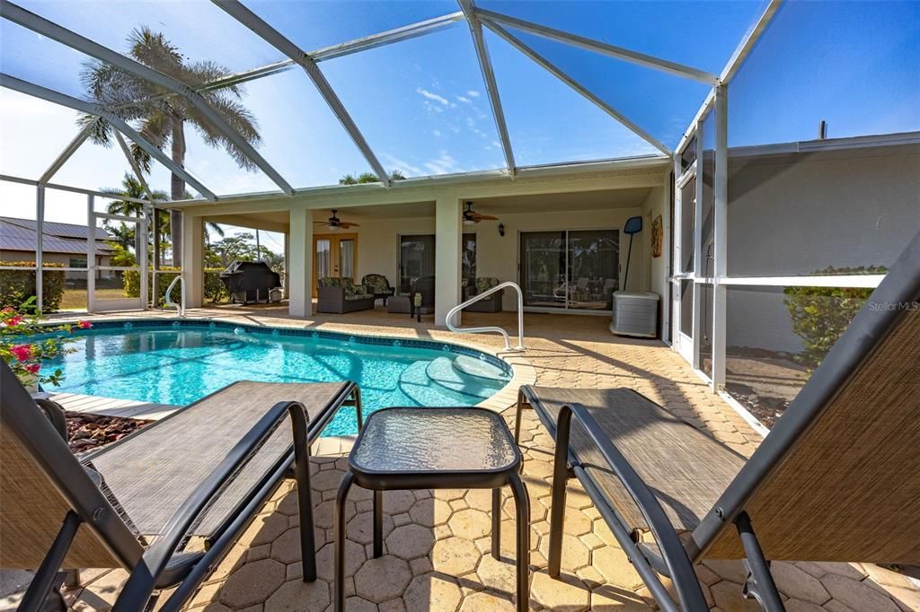 For Sale: $419,900 (4 beds, 2 baths, 2237 Square Feet)