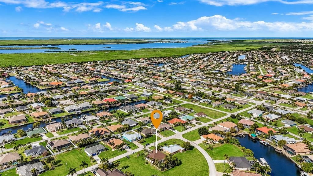 For Sale: $419,900 (4 beds, 2 baths, 2237 Square Feet)