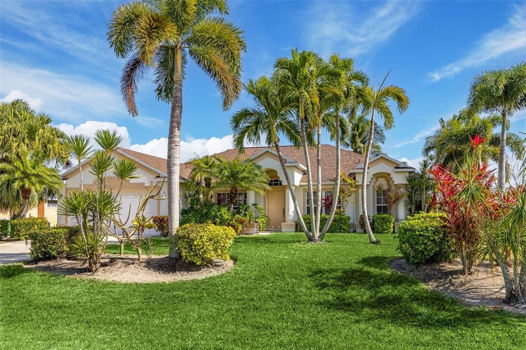 For Sale: $419,900 (4 beds, 2 baths, 2237 Square Feet)