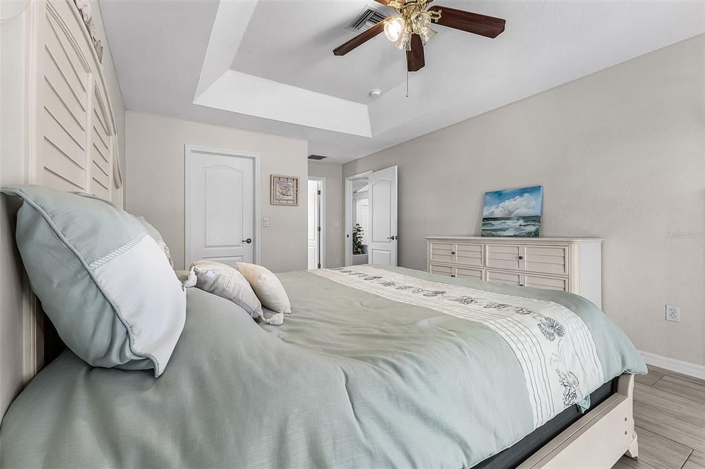 For Sale: $419,900 (4 beds, 2 baths, 2237 Square Feet)