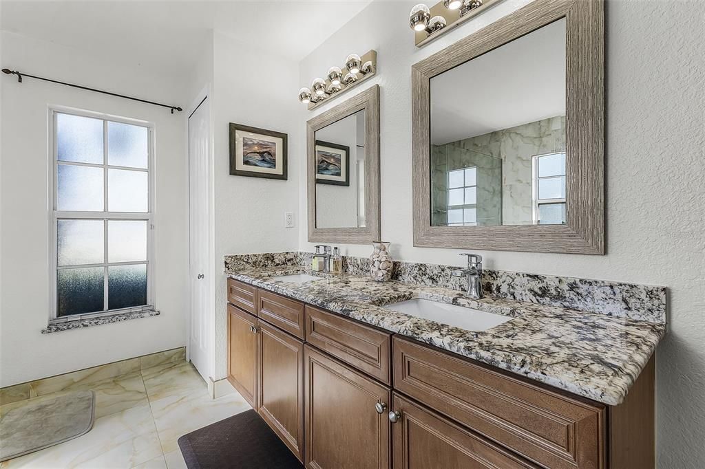 For Sale: $419,900 (4 beds, 2 baths, 2237 Square Feet)