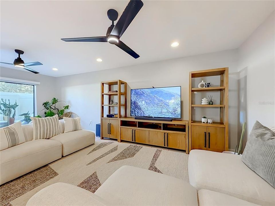 En Venta: $270,000 (3 camas, 2 baños, 1580 Pies cuadrados)