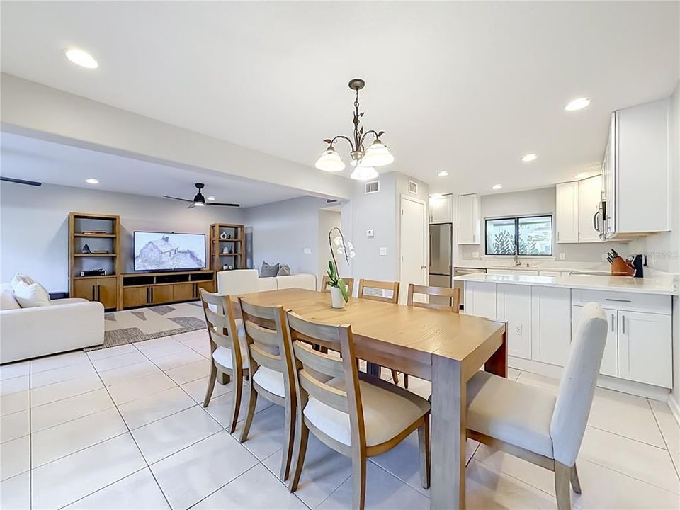 En Venta: $270,000 (3 camas, 2 baños, 1580 Pies cuadrados)