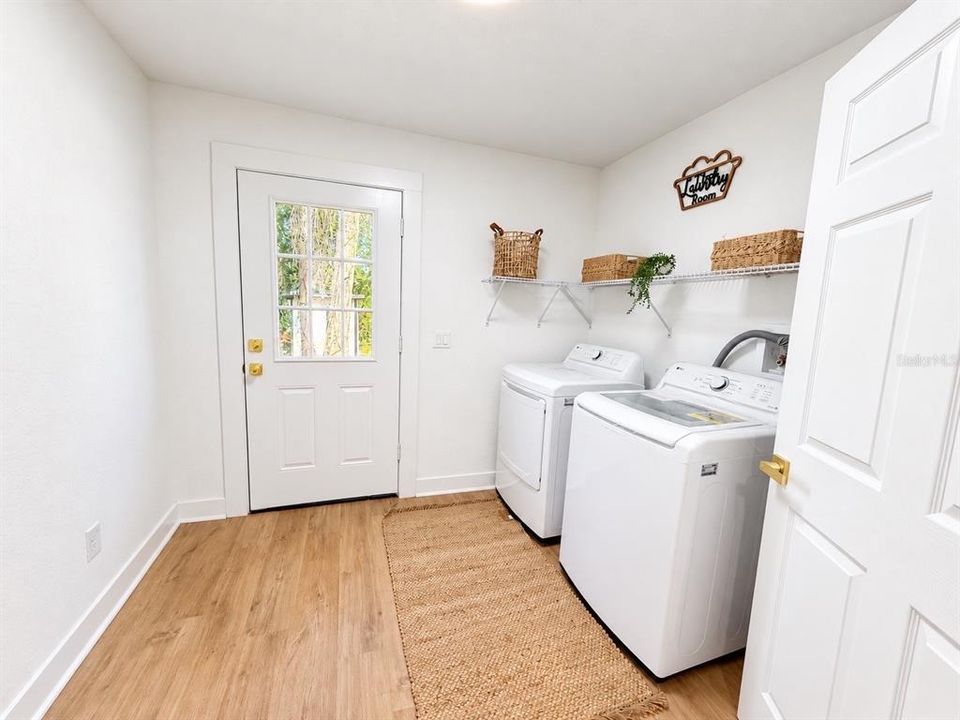 For Sale: $325,000 (3 beds, 2 baths, 1534 Square Feet)