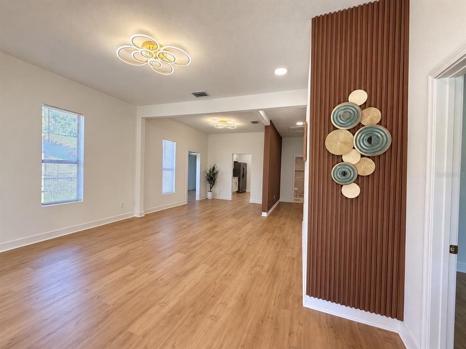 For Sale: $325,000 (3 beds, 2 baths, 1534 Square Feet)