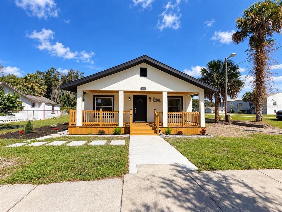 For Sale: $325,000 (3 beds, 2 baths, 1534 Square Feet)