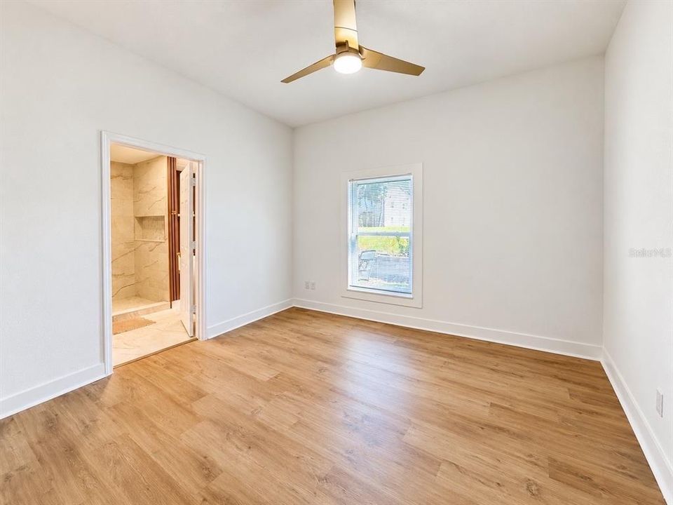 For Sale: $325,000 (3 beds, 2 baths, 1534 Square Feet)