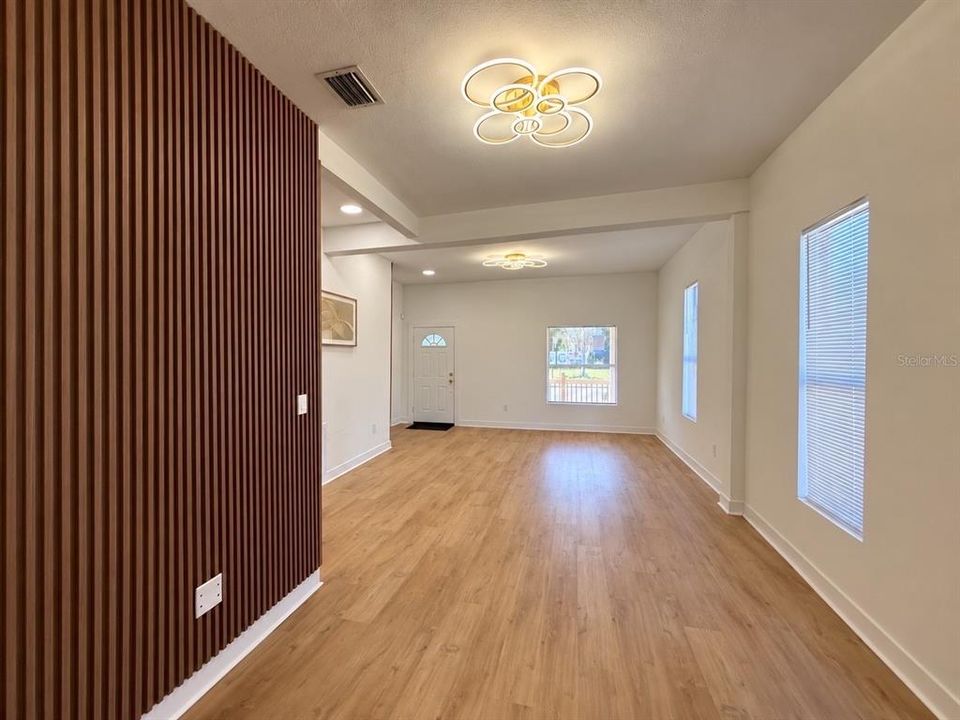 For Sale: $325,000 (3 beds, 2 baths, 1534 Square Feet)