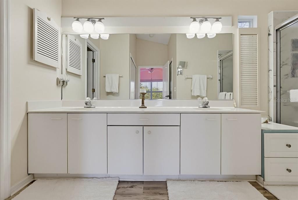 En Venta: $324,900 (2 camas, 2 baños, 1402 Pies cuadrados)