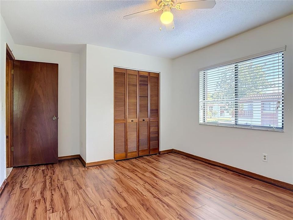 На продажу: $192,500 (3 спален, 2 ванн, 1442 Квадратных фут)