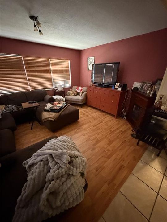 En Venta: $190,000 (3 camas, 2 baños, 1630 Pies cuadrados)