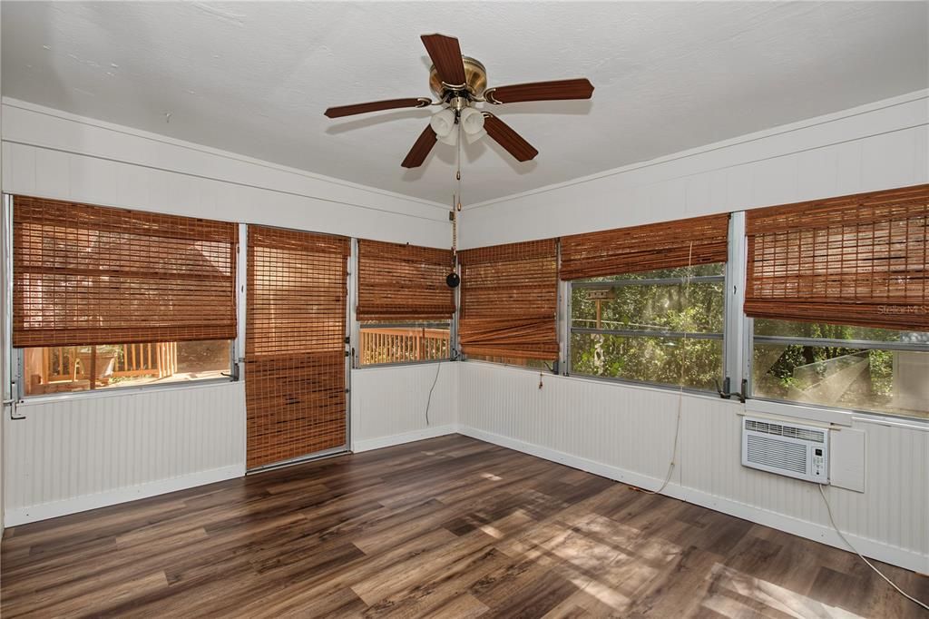 En Venta: $215,000 (2 camas, 2 baños, 1529 Pies cuadrados)