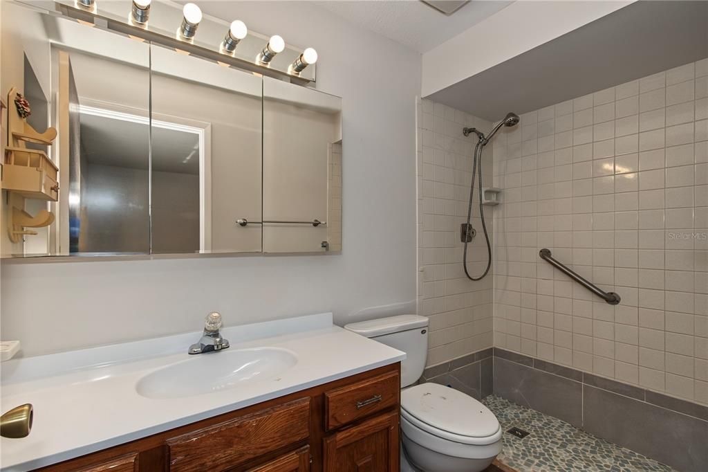 En Venta: $215,000 (2 camas, 2 baños, 1529 Pies cuadrados)