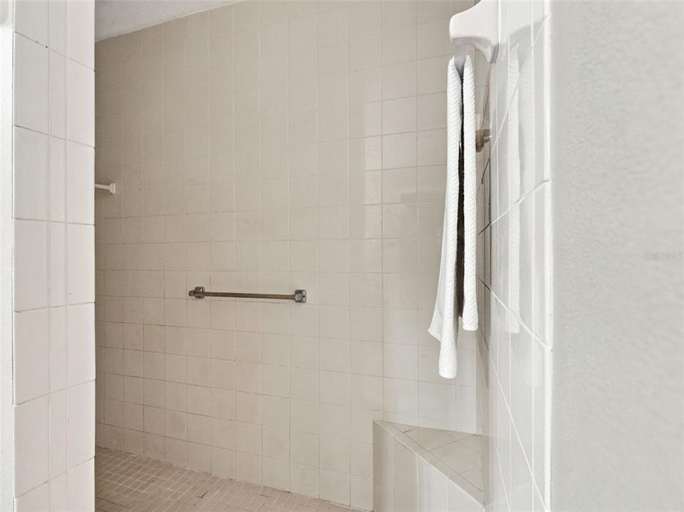 En Venta: $299,900 (3 camas, 3 baños, 1854 Pies cuadrados)