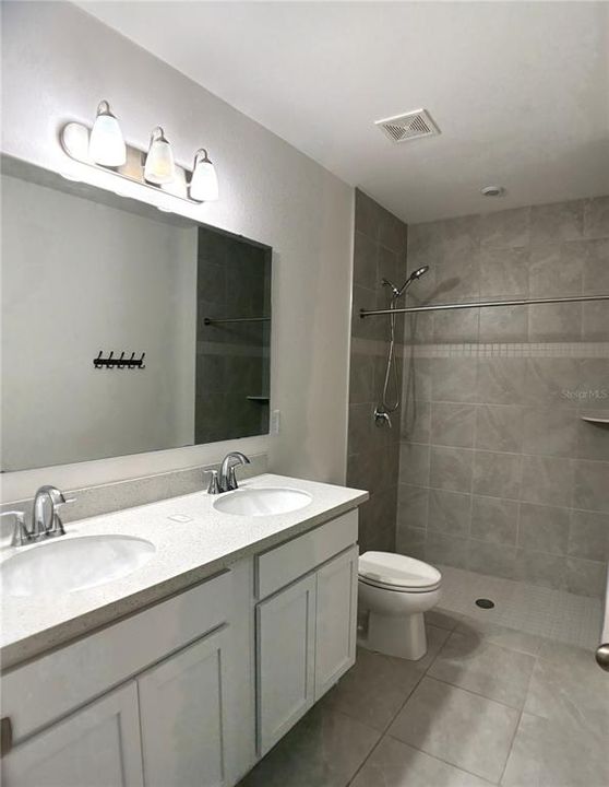 En Venta: $269,999 (3 camas, 2 baños, 1560 Pies cuadrados)