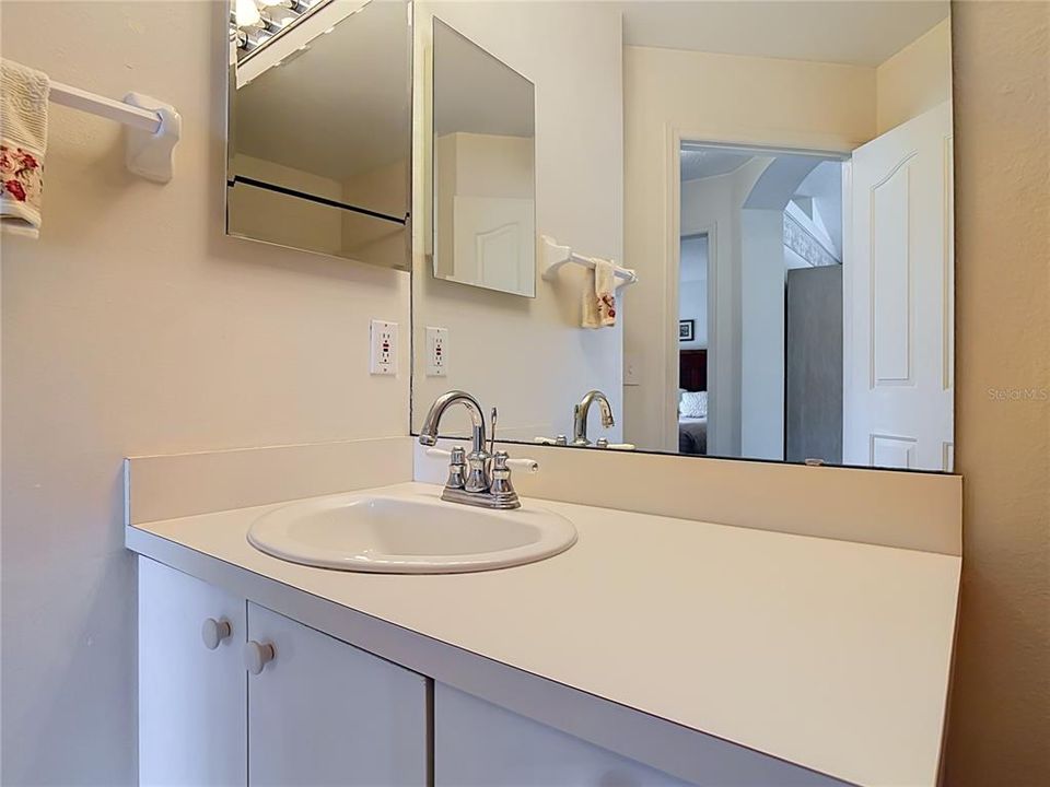 En Venta: $330,000 (3 camas, 2 baños, 1727 Pies cuadrados)