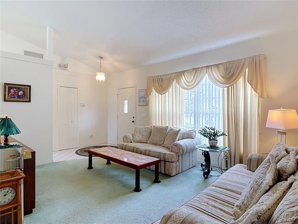 En Venta: $330,000 (3 camas, 2 baños, 1727 Pies cuadrados)